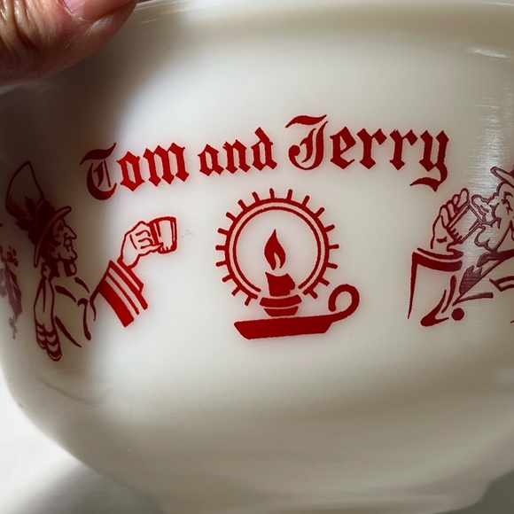 Tom and Jerry Hazel Atlas White & Red Milk Glass Bowl. Vintage - Picture 4 of 8